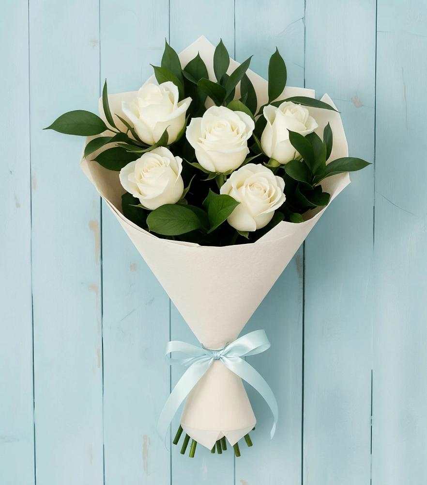 Букет цветов из: Розы в Первомайский