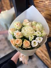 Букет цветов из:  Розы и Лизиантусы #REPLACE_PRED# Первомайский