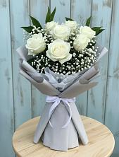 Букет цветов из:  Розы в Первомайский