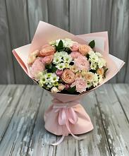 Букет цветов из:  Гвоздики, Розы и Хризантемы в Первомайский