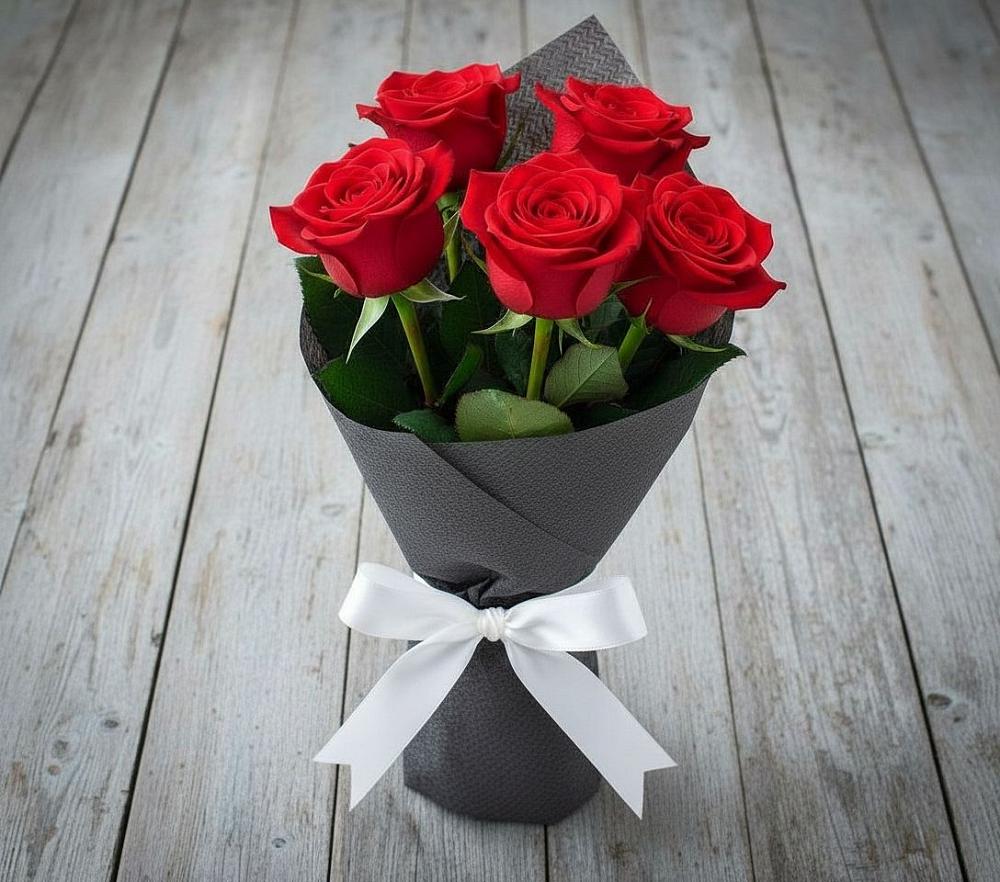 Букет 5 Красных роз Эдлесс Лав в Первомайский