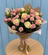 Букет цветов из:  Розы в Первомайский