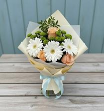 Букет цветов из:  Герберы, Розы и Хризантемы в Первомайский
