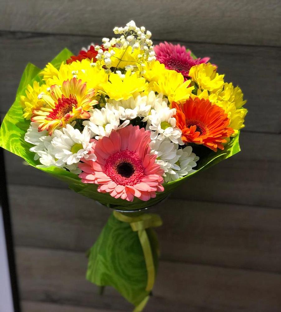 Букет цветов из: Герберы и Хризантемы в Первомайский