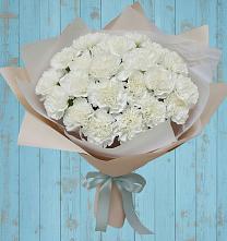 Букет цветов из:  Гвоздики в Первомайский